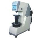 TH600布氏硬度計采用布氏硬度(BRINELL)測量原理，可進(jìn)行布氏硬度測量，適用于未經(jīng)淬火鋼、鑄鐵、有色金屬及質(zhì)地較軟的軸承合金等材料。測定硬度范圍：8~650HBW.