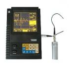 工件內(nèi)部多種缺陷(焊縫、裂紋、夾雜、氣孔等)的檢測、定位、評估和診斷。既可以用于實驗室，也可以用于工程現(xiàn)場。測量范圍(mm)：2.5～9999(鋼縱波);工作頻率(MHz)： 0.2～10(低頻0.2～1，中頻0.6～4，高頻1～10三檔可選)
