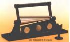 QTZ 漆膜彎曲實(shí)驗(yàn)器用途: 通過在規(guī)定的標(biāo)準(zhǔn)條件下漆膜隨其底材一起變形而不發(fā)生損壞的能力評(píng)價(jià)漆膜（或膩?zhàn)幽ぃ┑娜犴g性

