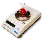 MA110 電子分析天平,新一代電磁式稱量傳感器，使產(chǎn)品的精度有了可靠保障。具有全自動故障檢測，自動校準，超載保護等多種應(yīng)用程序,內(nèi)置RS232C接口，設(shè)有計件、百分比、單位轉(zhuǎn)換等功能、可直接連接計算機、打印機等。最大稱量:110g;可讀性:0.1mg 
