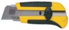 25MM DYNAGRIP 割刀: 旋轉(zhuǎn)鎖鈕，有效安全的縮緊刀片。25mm加寬刀片，工作壽命更長(zhǎng)。內(nèi)存1片刀片。人體工程學(xué)手柄，握持舒適。標(biāo)準(zhǔn)史丹利黃色ABS刀身。
