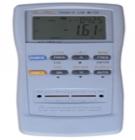 TH2821B是國(guó)內(nèi)首創(chuàng)的手持式LCR數(shù)字電橋。可測(cè)量電感L、電容C、電阻R、阻抗Z、損耗因子D和品質(zhì)因數(shù)Q六種基本參數(shù)，具有0.3%的測(cè)量準(zhǔn)確度及合適的四檔分選。