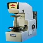 HB-3000型布氏硬度計 可用來測定未經(jīng)淬火鋼、鑄鐵、有色金屬及質(zhì)地較軟的軸承合金材料的布氏硬度。 測量范圍：8-450HBS，8-650HBW
