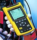 Fluke 43B 電能質(zhì)量分析儀 電壓、電流和功率諧波 高達(dá)51次的諧波 總諧波失真（THD） 每次諧波的相位角 瓦特、功率因數(shù)、位移功率因數(shù)、伏安和乏 電壓和電流波形 