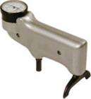 巴氏硬度計(jì) GYZJ935適用于較軟的塑料和很軟的金屬。硬度計(jì)是測量鋁合金、銅、黃銅和其它包括塑料和玻璃鋼等材料硬度的方便工具，儀器設(shè)計(jì)應(yīng)用于組裝部件、零件以及原材料的測量。