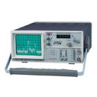 掃頻式超外差頻譜分析儀采用電掃描在頻率范圍內(nèi)調(diào)諧，其頻譜的頻率分量隨著時(shí)間依次采樣出來。所以，掃描調(diào)諧頻譜分析儀可以顯示周期信號(hào)和隨機(jī)信號(hào)。

AT5010B頻譜分析儀頻率超出1GHz(0.15~1050MHz)有粗調(diào)和細(xì)調(diào)調(diào)節(jié)中心頻率，加上100KHz／格~100MHz/格掃頻寬度選擇，組成簡易的頻域測(cè)量。一個(gè)6寸CRT,8×10分格內(nèi)刻度LED顯示可選為中心頻率或標(biāo)記頻率讀數(shù)。
