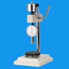 功 能：
LX-A 型和LX-C型邵氏硬度計可裝配在本公司配套生產的LAC型硬度計測試支架上使用，可提高測試精度。 
