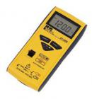 產(chǎn)品特點(diǎn)
 
? 真有效值測量
? 測量精度：3 1/2位
? 自動(dòng)/手動(dòng)量程
? 體積：125mm×60mm×24mm，手機(jī)大小
? 重量：110g
? 過載保護(hù)：測電壓：600V（AC/DC）、測電阻：450V（AC/DC）
? 機(jī)身內(nèi)置表筆
