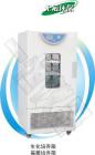 人性化設計 

  ●順應世界環(huán)保潮流，全新無氟設計，使您始終走在健康生活的前沿。

  ●大屏幕液晶顯示，多組數(shù)據(jù)一屏顯示，菜單式操作界面，簡單易懂，便于觀察和操作。

  ●采用鏡面不銹鋼內(nèi)膽，四角半圓弧過渡，擱板支架可以自由裝卸，便于工作室的清洗工作。

  ●箱體左側配有直徑為25mm測試孔，可根據(jù)放置場所需要而任意布線。

  ●箱內(nèi)放入振蕩器即可進行恒溫振蕩培養(yǎng)。

