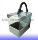 特點： 

1.除塵除靜電時間0-30s可調(diào) 

2.可通過調(diào)節(jié)閥調(diào)節(jié)風(fēng)速大小，三面風(fēng)幕設(shè)計使工作區(qū)保持正壓狀態(tài)，避免外界環(huán)境塵埃的進入 

3.小巧，安裝靈活，透明視窗便于觀察 

4.可通過前下方的活動擋板對集塵區(qū)定期進行清潔 

5.材質(zhì)：不銹鋼，有機玻璃等 

6.可針對不同產(chǎn)品進行設(shè)計 